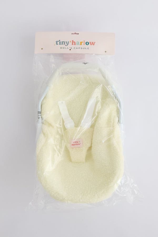 Tiny Harlow Dolls Car Seat Capsule - Cream Sherpa